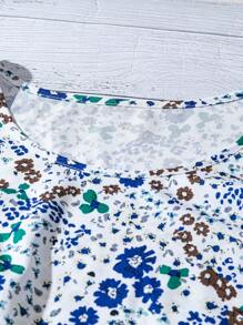 SHEIN LUNE Camisa casual con volantes en el bajo y estampado de flores pequeñas para talla grande - Verde - Ver 4