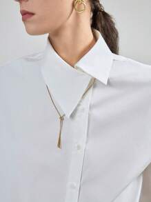 Ontre Blusa blanca con cuello alto sin mangas, estilo asimétrico, inspiración vintage, estilo urbano moderno, blusa asimétrica con botones en forma de H