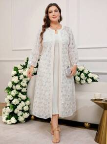 SHEIN Clasi 曲线加大码女式杏色纯色优雅闪亮亮片刺绣外套和杏色连衣裙两件套，女士夏季服装，女士度假服装，女士春季服装，女士婚礼宾客礼服，女士生日服装，度假两件套，老款风格女士，外出服装，女士优雅服装，女士两件套，女士服装套装，女士套装，女士配套套装，两件夏季套装，裙子和上衣套装 - 杏色 - 查看 4