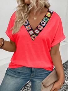 SHEIN Women's Vintage Floral Print Short Sleeve V-Neck Flared Sleeve Casual Fashion Plus Size T-Shirt