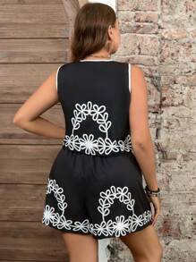 SHEIN LUNE Plus Size Graphic Print V-Neck Contrast Trim Sleeveless Top And Mini Skirt 2 Pieces Set Vacation Style BohoOld Money Summer - Black and White - View 2