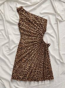 SHEIN VCAY Vestido mini de hombro único con pliegues y estampado de leopardo tejido para mujer - Multicolor - Ver 4