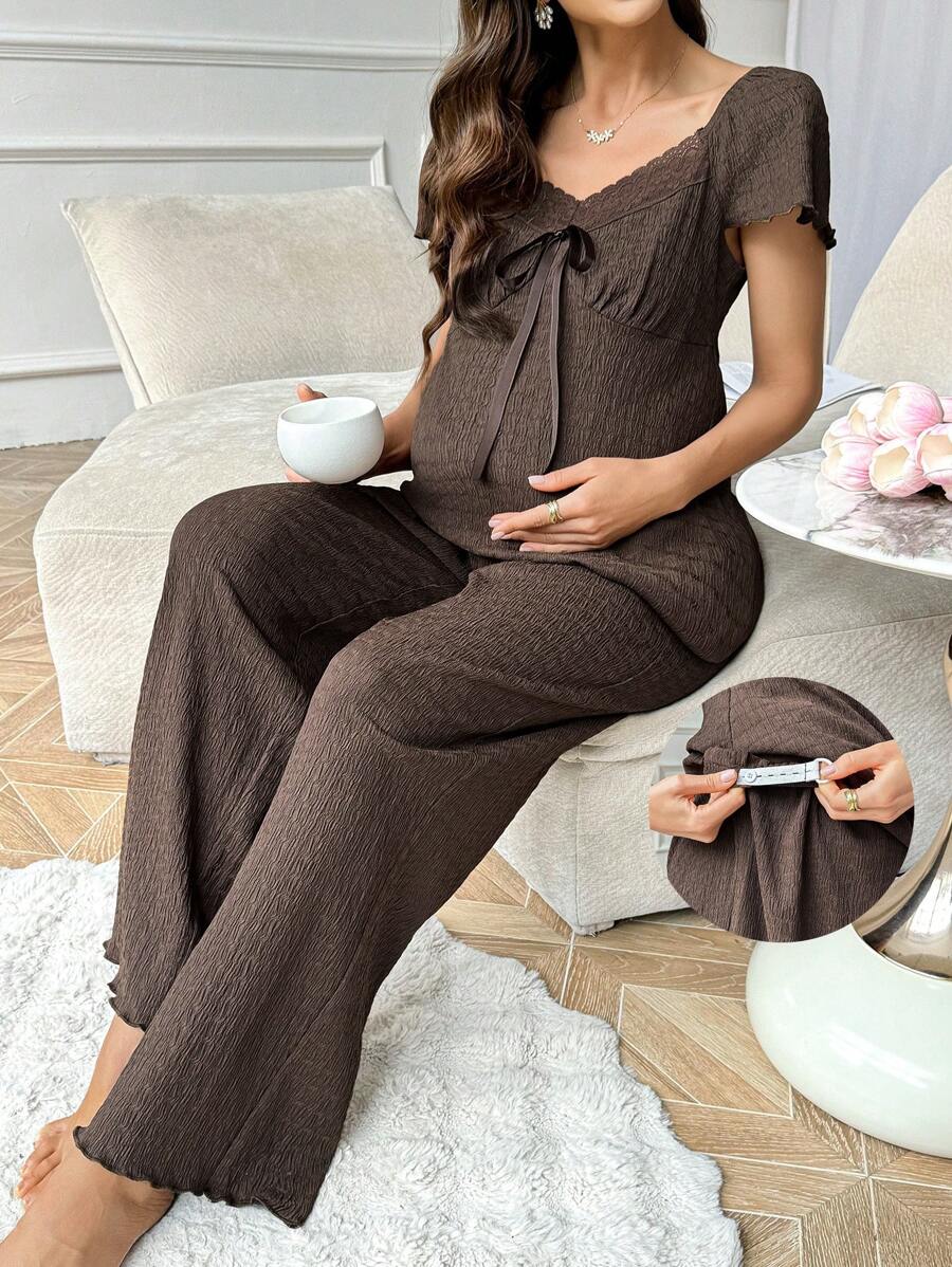 Moonlight&Mama Bộ đồ ngủ bà bầu tay ngắn và quần vải jacquard thắt nút cổ chữ V thêu ren chắp vá màu trơn - Cà phê nâu - Xem 1