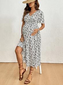 SHEIN Maternity Ditsy Floral V-Neck Short Sleeve Ruched Casual Dress
