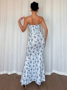 Rafferiza Women's Floral Print Fitted Dress With Sweetheart Neckline - Blue and White - View 2