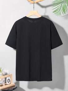 SHEIN Camiseta casual de manga curta para meninos adolescentes, camiseta esportiva de rua punk rock escolar para uso diário, festa, festival de música, adequada para primavera e verão