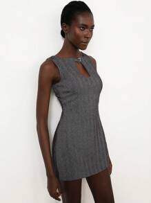 Aveloria Modichic Vestido Curto Linha-A Decorativo Colete com Fivela de Metal Muito Cravejada de Strass, Estilo Francês de Moda, Colarinho Vazado - Cinza - Visão 2