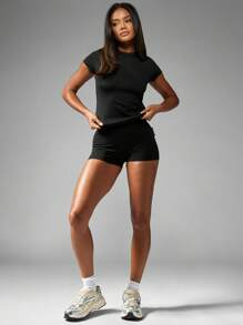 Missguided x Playboy 运动系列褶皱短裤高腰压缩健身跑步瑜伽舞蹈训练性能运动短裤 - 黑色 - 查看 4