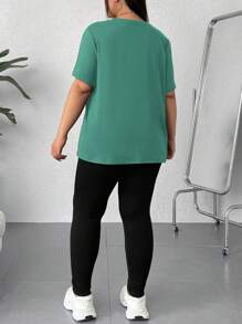 SHEIN EZwear 2 件大码短袖圆领 T 恤和裤子套装 - 墨綠色 - 查看 3