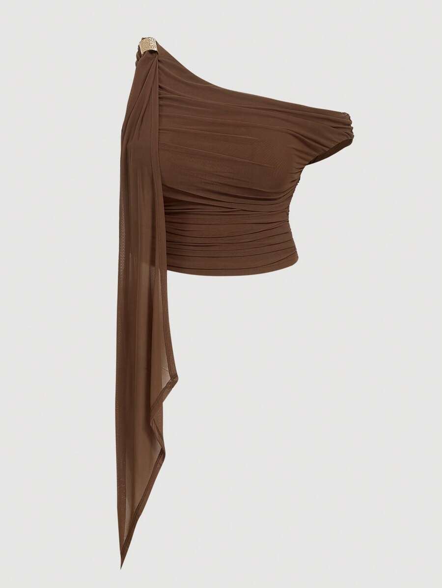 SHEIN MOD Plus Size Brown One Shoulder Strap Metal Buckle Decor Cropped Top,Brown Asymmetric Vintage Metal Decor Ruffle 70s Tank Top, Western Style, Renaissance - Brown - View 1