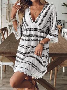 EMERY ROSE Women Striped V-Neck Geometric Pattern Sexy Casual Vacation Khaki Long Sleeve Dress, Elegant Party Gown