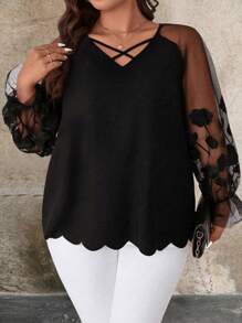 SHEIN CURVE+ ملابس علوية كاجوال للسيدات بحجم إضافي مع أكمام من شبكة شفافة بحجم إضافي - الأسود - مشاهدة 3