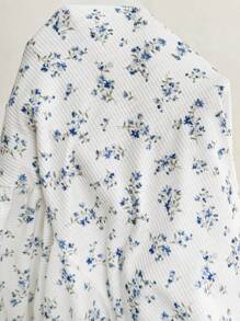 SHEIN Top a canottiera lavorato a maglia con fiori sparsi, scollo a cuore, lunghezza regular, stile casual per comfort quotidiano in gravidanza