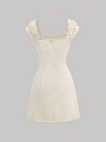 SHEIN MOD 米色刺绣贝壳短裙