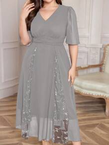 Modelyn Elegantes Kleid in Große Größen mit floraler Stickerei und Mesh-Einsätzen - Grau - Übersicht 3