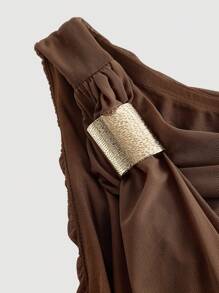 SHEIN MOD Plus Size Brown One Shoulder Strap Metal Buckle Decor Cropped Top,Brown Asymmetric Vintage Metal Decor Ruffle 70s Tank Top, Western Style, Renaissance - Brown - View 5