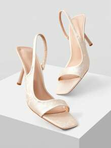 MOTF PREMIUM 多功能方头提花高跟凉鞋 - 金色 - 查看 9