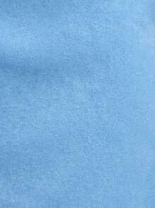 Nöista Salopette azzurra chiara con sottili spalline e design comodo. Presenta una cintura regolabile in corda in vita e dettagli ondulati sui bordi dei pantaloncini. Perfetta per uno stile casual, uscite all'aperto o giornate estive rilassanti - Blu - Visualizzare 6