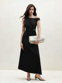 BizChic New Spring & Summer Women's Elegant Black Asymmetrical Neck Long Dress, Suitable For Daily, Work, Date, Commute, Vacation, Graduation, Wedding Events, With Metal Buckle