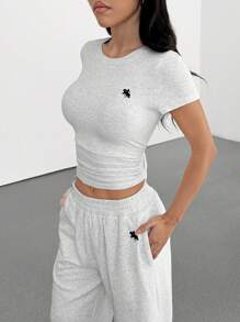 Muchica Seturi de 2 piese pentru femei, gri, cu detalii brodate, top și pantaloni cu mânecă scurtă, lenjerie de casă pentru femei - Gri deschis - Vizualizare 4