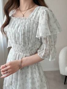 FRIFUL Women's Spring/Summer New French Begonia Ditsy Floral Ruched Waist Layered Patchwork Square Neck Flare Sleeve Mid-Length Dress Women Casual Dress Women Dresses Birthday Women S White Dress Work Summer Dresses Women Short Dresses Summer - Beige - View 4