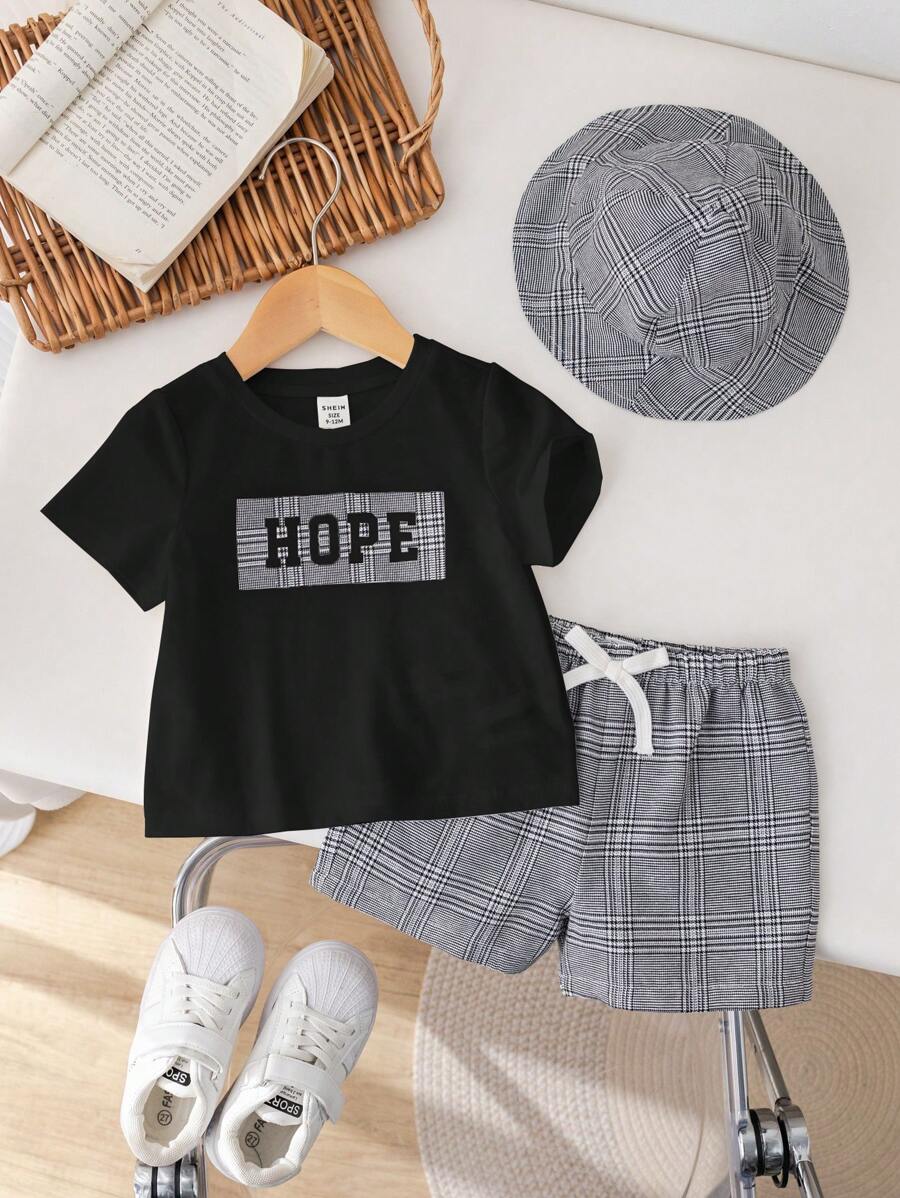 SHEIN 2 Stücke Baby Jungen/Mädchen Freizeitkleidung College Stil einfaches T-Shirt mit Rundausschnitt und kurze karierte Shorts Set, geeignet für Frühling/Sommer Tragen, zu Hause, Ausgehen, Party - Verschiedenfarbig - Übersicht 1