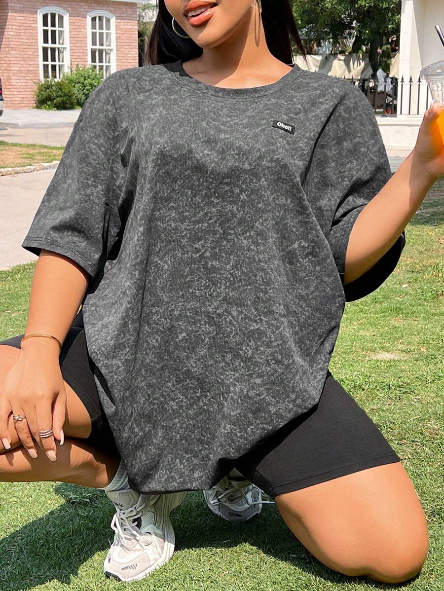 Muchica 加大码字母贴花落肩T恤，适合春夏季 - 黑色 - 查看 1