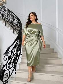 SHEIN Privé Plus Size Elegant Commute Workwear Chic Vacation Afternoon Tea Slightly Sexy Date Music Concert Party INS Retro Campus Beach Photo Outfit Round Neck Asymmetric Neck Short Sleeve Satin Wrap Style Mid-Length Fitted Dress