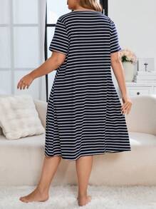 Camisón informal de verano a rayas de manga corta para tallas grandes