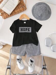 SHEIN 2 Stücke Baby Jungen/Mädchen Freizeitkleidung College Stil einfaches T-Shirt mit Rundausschnitt und kurze karierte Shorts Set, geeignet für Frühling/Sommer Tragen, zu Hause, Ausgehen, Party - Verschiedenfarbig - Übersicht 3