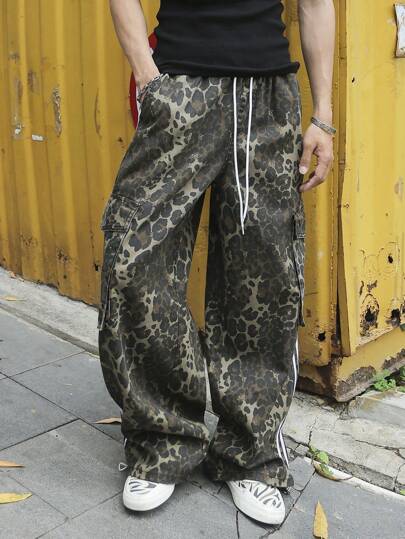 Manfinity EMRG 男式豹纹工装口袋宽松阔腿牛仔裤