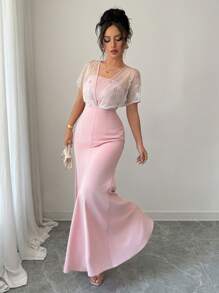 Rafferiza Vestido de manga corta con cuello en V para el verano con detalles en contraste de malla y bordados, ajuste delgado para ropa de resort