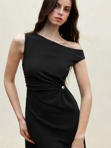 BizChic New Spring & Summer Women's Elegant Black Asymmetrical Neck Long Dress, Suitable For Daily, Work, Date, Commute, Vacation, Graduation, Wedding Events, With Metal Buckle