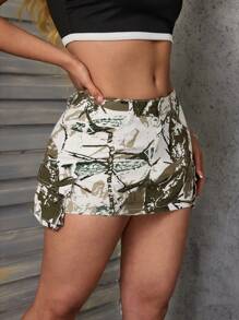 SHEIN SXY تنورة مصغرة جينز مناسبة اللياقة بتصميم خط A للنساء، ذات طبعة كاموفلاج أمريكية، مناسبة للربيع والخريف