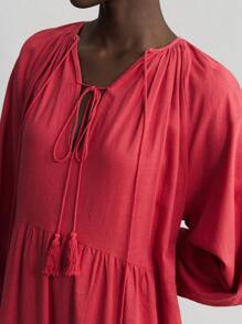 Ontre 西瓜红波西米亚度假流苏系带灯笼袖休闲连衣裙