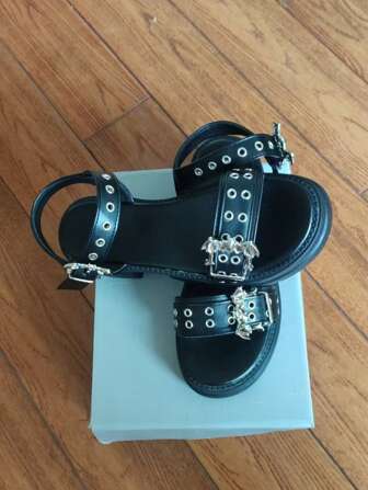 Grunge Punk Große Größen Schwarz offene Zehe 5,5 cm Plateauabsatz Dicke Sohle Goth Punk Fledermaus Schnallen Design Lässig Mode Vielseitig Studenten Strand Sandalen für Damen