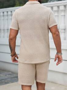 Manfinity Homme Men's Summer Casual Solid Color Textured Shirt And Shorts Set - Apricot - View 2