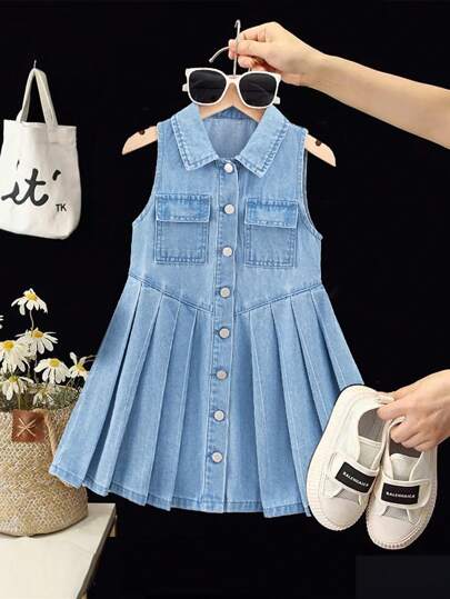 SHEIN 年轻女孩 2025 新款蓝色牛仔翻领无袖褶皱短裙，女童春夏休闲度假乡村波西米亚风服装，女童沙滩装，女童西部街头装，春假装，狂欢装节日牛仔连衣裙，度假装