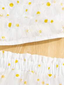 SHEIN 2 件套女童雏菊花卉吊带上衣和蓬松迷你裙套装，夏季度假装 - 白色 - 查看 3