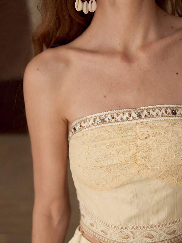 CONTRAST LACE TASSEL TOP