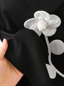 SHEIN Tween Girls' Elegant Mock Neck 3D Flower Round Neck Comfortable High Stretch Rib Knit Short Sleeve T-Shirt, Black