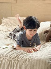 SHEIN Genkimix Kids 2pcs Toddler Boys Casual Bear Graphic Short Sleeve Top And All-Over Plaid Shorts Set, Loungewear - Dark Grey - View 4