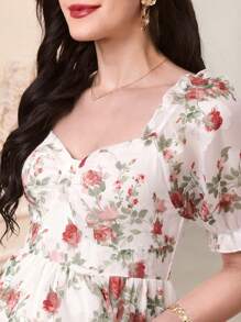 SHEIN 孕妇花卉印花 V 领短款泡泡袖优雅孕妇装 - 彩色 - 查看 3