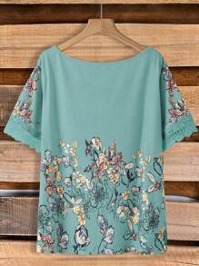 EMERY ROSE Plus Size Women's Summer Lace Spliced V-Neck Floral Printed Short Sleeve T-Shirt Graphic Tees Women Tops - Green - View 2