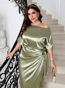 SHEIN Privé Plus Size Elegant Commute Workwear Chic Vacation Afternoon Tea Slightly Sexy Date Music Concert Party INS Retro Campus Beach Photo Outfit Round Neck Asymmetric Neck Short Sleeve Satin Wrap Style Mid-Length Fitted Dress