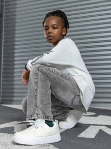 SHEIN 青少年男童时尚休闲复古水洗印花灰色牛仔宽松舒适直筒牛仔裤，酷炫男童感恩节男童柔软日常穿着及秋冬季童装