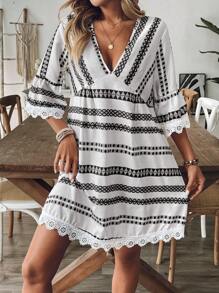 EMERY ROSE Women Striped V-Neck Geometric Pattern Sexy Casual Vacation Khaki Long Sleeve Dress, Elegant Party Gown