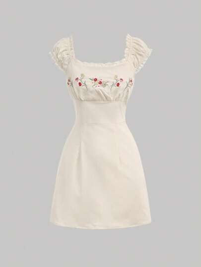 SHEIN MOD 米色刺绣贝壳短裙