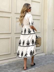 SHEIN LUNE 复活节连衣裙 黑色和杏色数码印花短袖前开中长连衣裙，适合夏季度假 女士白色连衣裙 女士中长连衣裙 女士连衣裙 夏季女装 夏季连衣裙 女士夏季连衣裙 新品 女士连衣裙 演唱会服装 女士度假服装 女士/海滩度假服装 波西米亚风女装 婚礼宾客系带前开连衣裙 - 杏色 - 查看 2