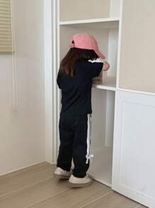 SHEIN 2件套女婴0-3岁休闲百搭街头风黑色T恤和裤子套装 - 黑色 - 查看 3